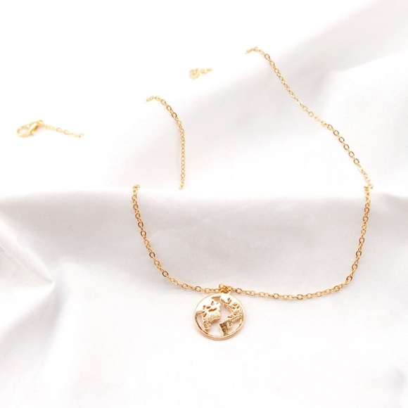 **MADAIO* Gold Earth Shaped Pendant Necklace - Picture 5 of 7